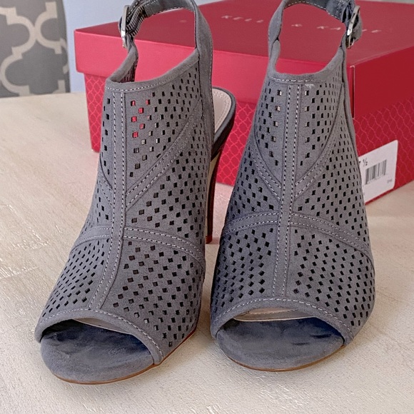 Kelly & Katie Eliassi gray perforated heeled boots - Picture 5 of 6